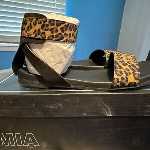 MIA Leopard Print Sandals size 5.5 NEW